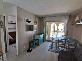 Etoile d'Azur T2, dans une résidence avec piscine.